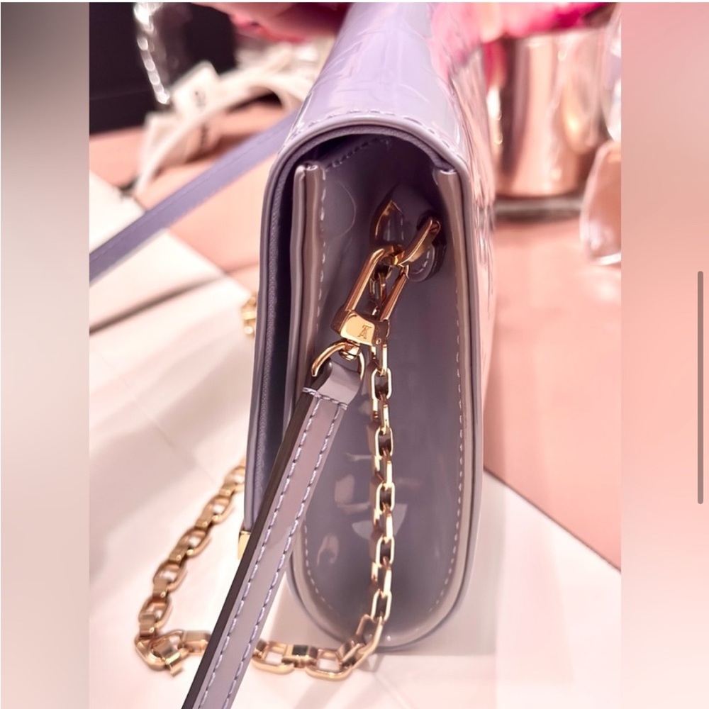 SOLD 💝 Louis Vuitton Ana Shoulder Bag Clutch crossbody Lilac Vernis - Picture 9 of 15